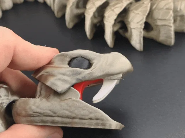 Ultimate Rattlesnake! Articulated mouth and tail!