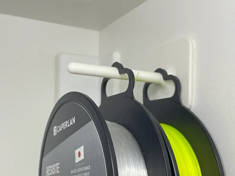 Basic wall hanger
