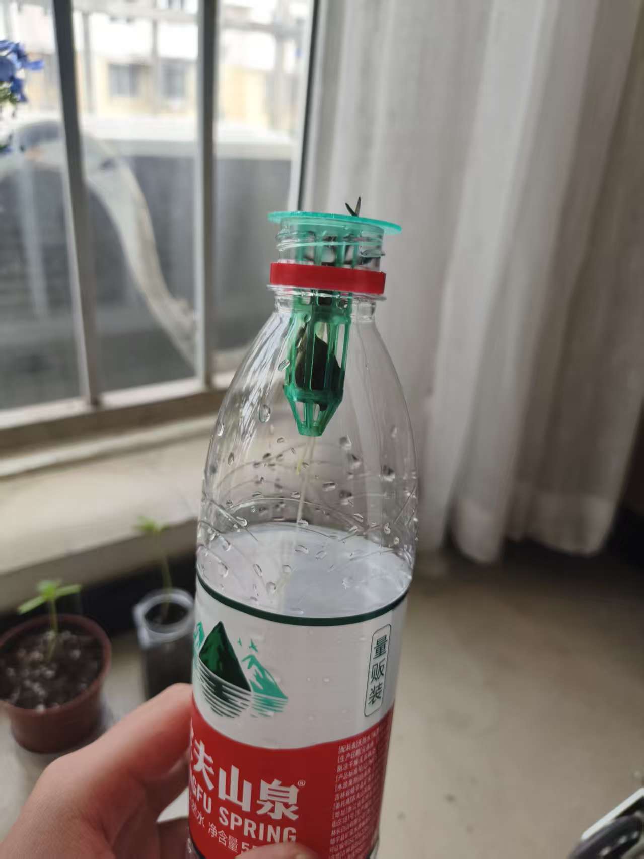 Miniatura 2 do modelo 3D 玉净——带自卡防脱结构的饮料瓶水培篮