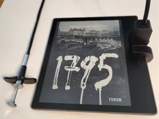 Kindle Oasis Page Turner - Mechanical shutter
