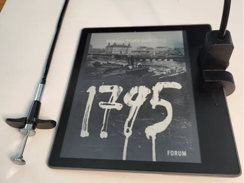 Kindle Oasis Page Turner - Mechanical shutter