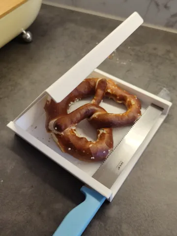Accesorio de taller: Brezen Schneider | Pretzel Cutter — vista de referencia 2