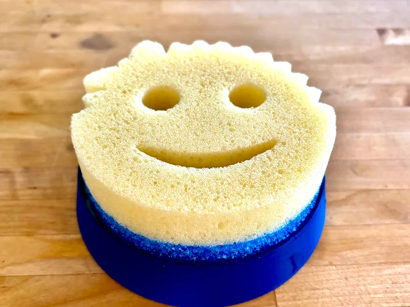 Scrub daddy sponge holder