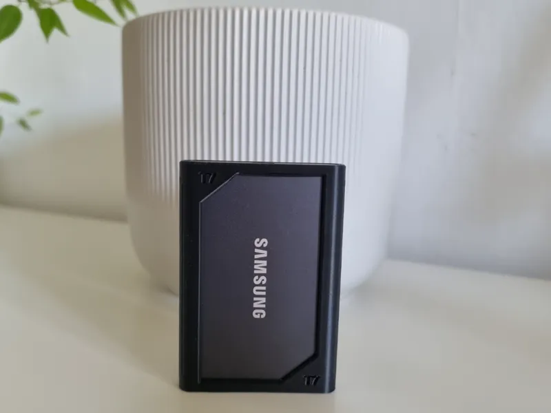 Samsung T7 Protective case hotshoe mount