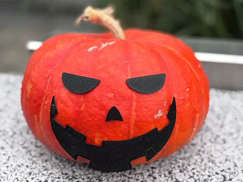 Pumpkin face - Helloween pumpkin without cutting