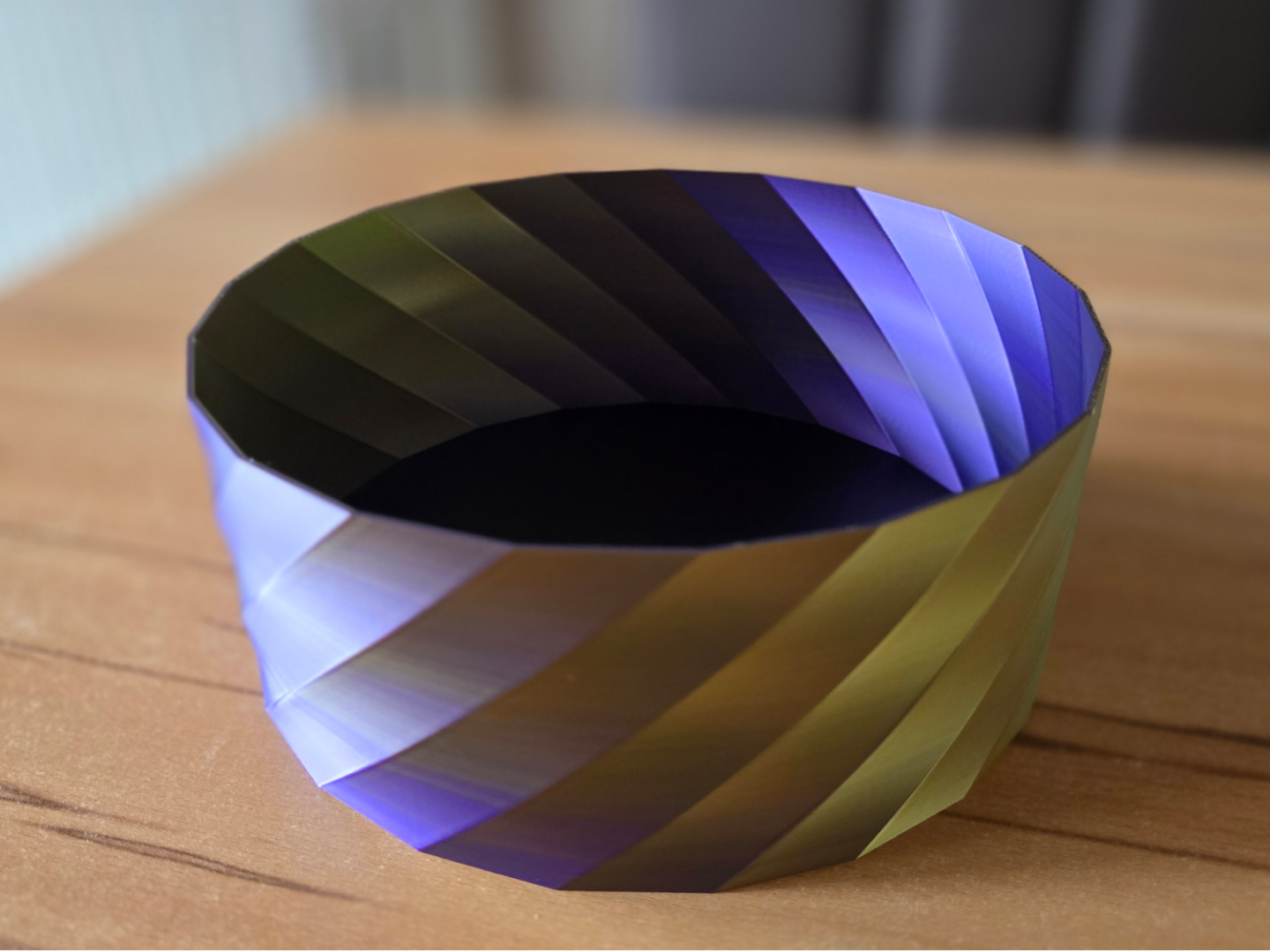 Spiral Bowl – Decorative Bowl / Schale