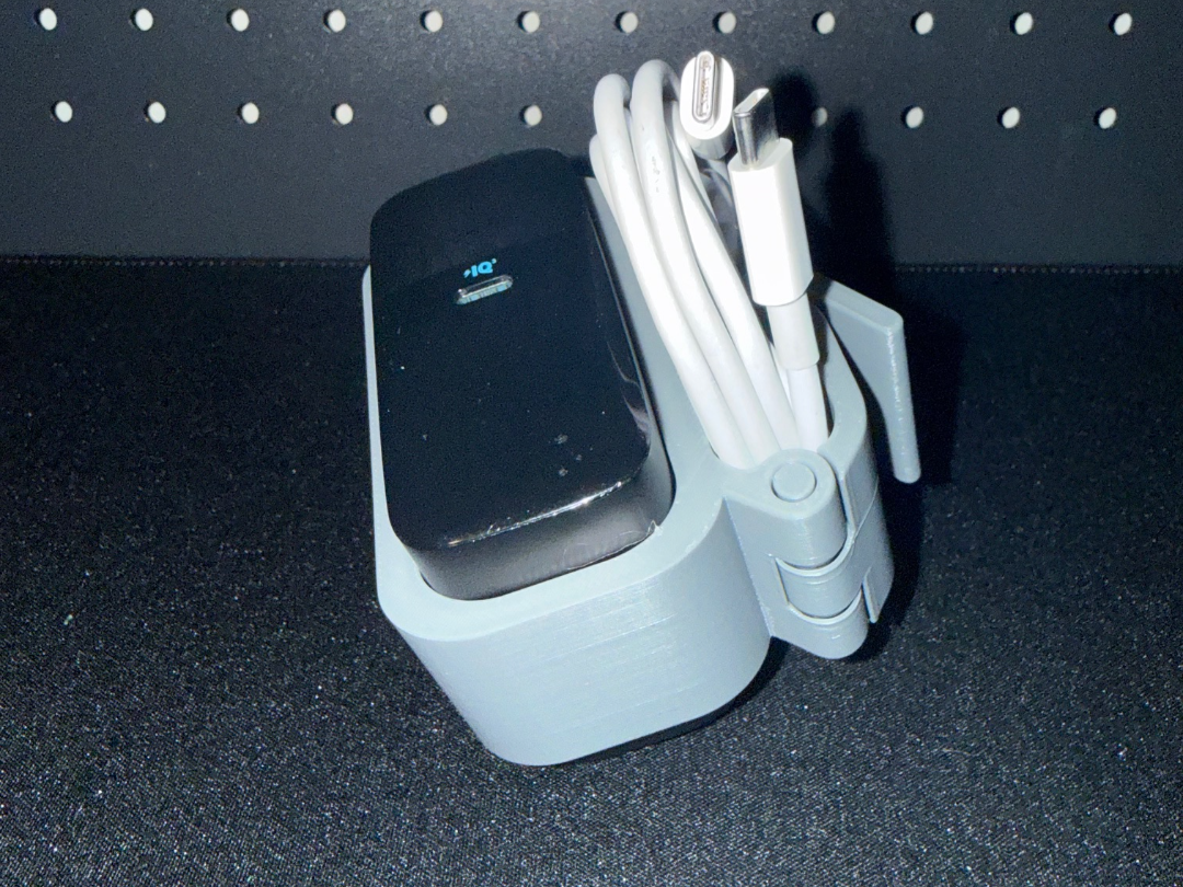 Anker 317 100w power brick cable mgmt