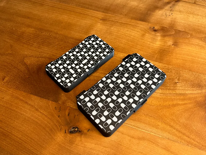 Compact weekly pill box - magnetic *UPDATE*