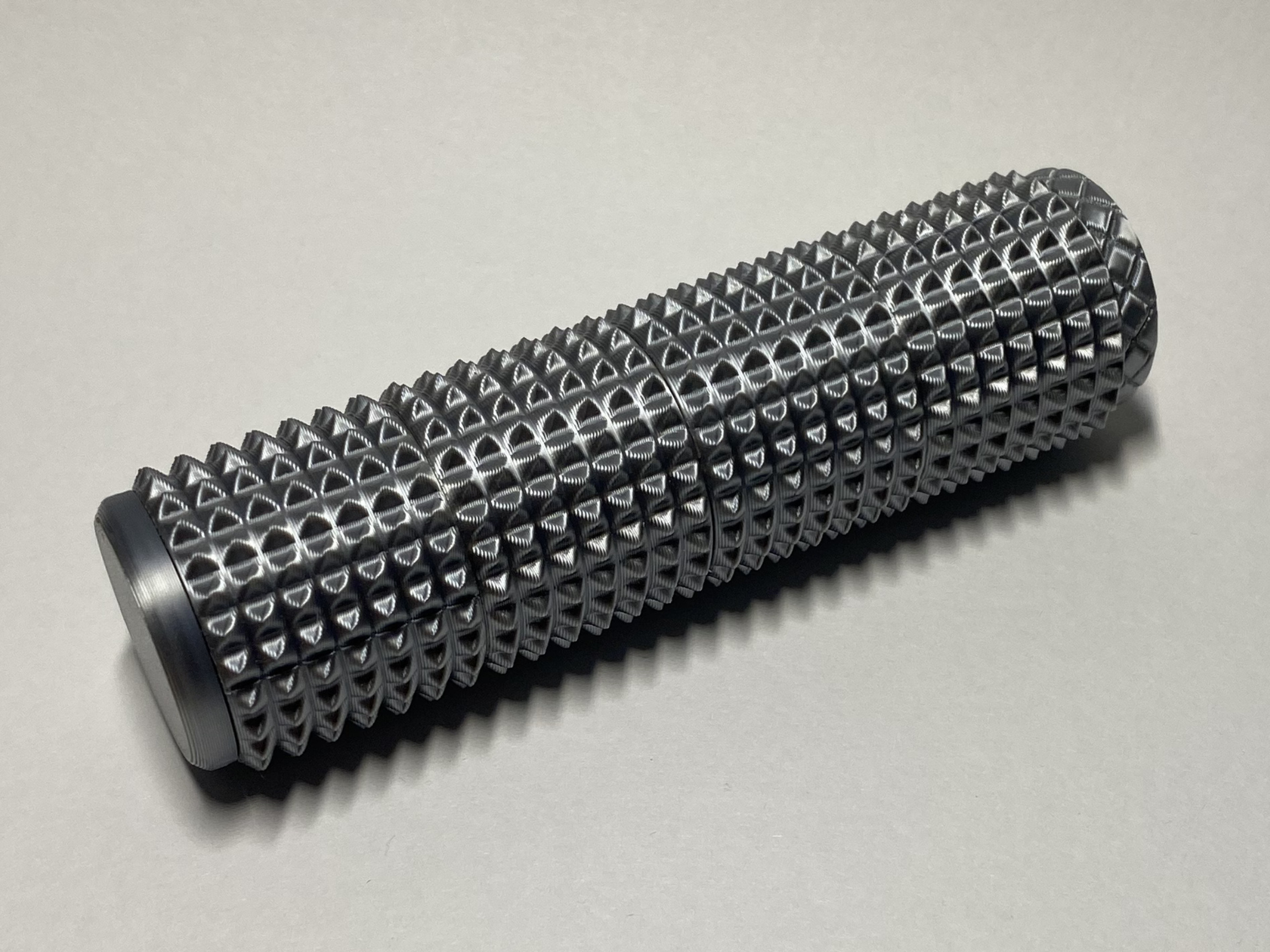 Miniatura 1 do modelo 3D Segmented Sensory Hand Roller