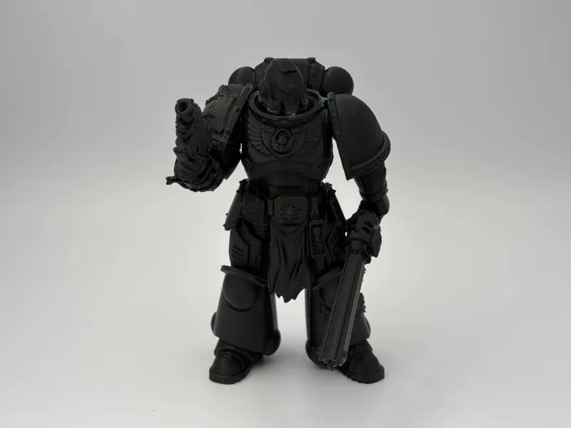 SpaceMarine2_Ultramarines_Lieutenant_Titus