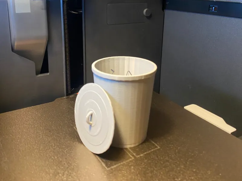 Mini Trash Can With Lid