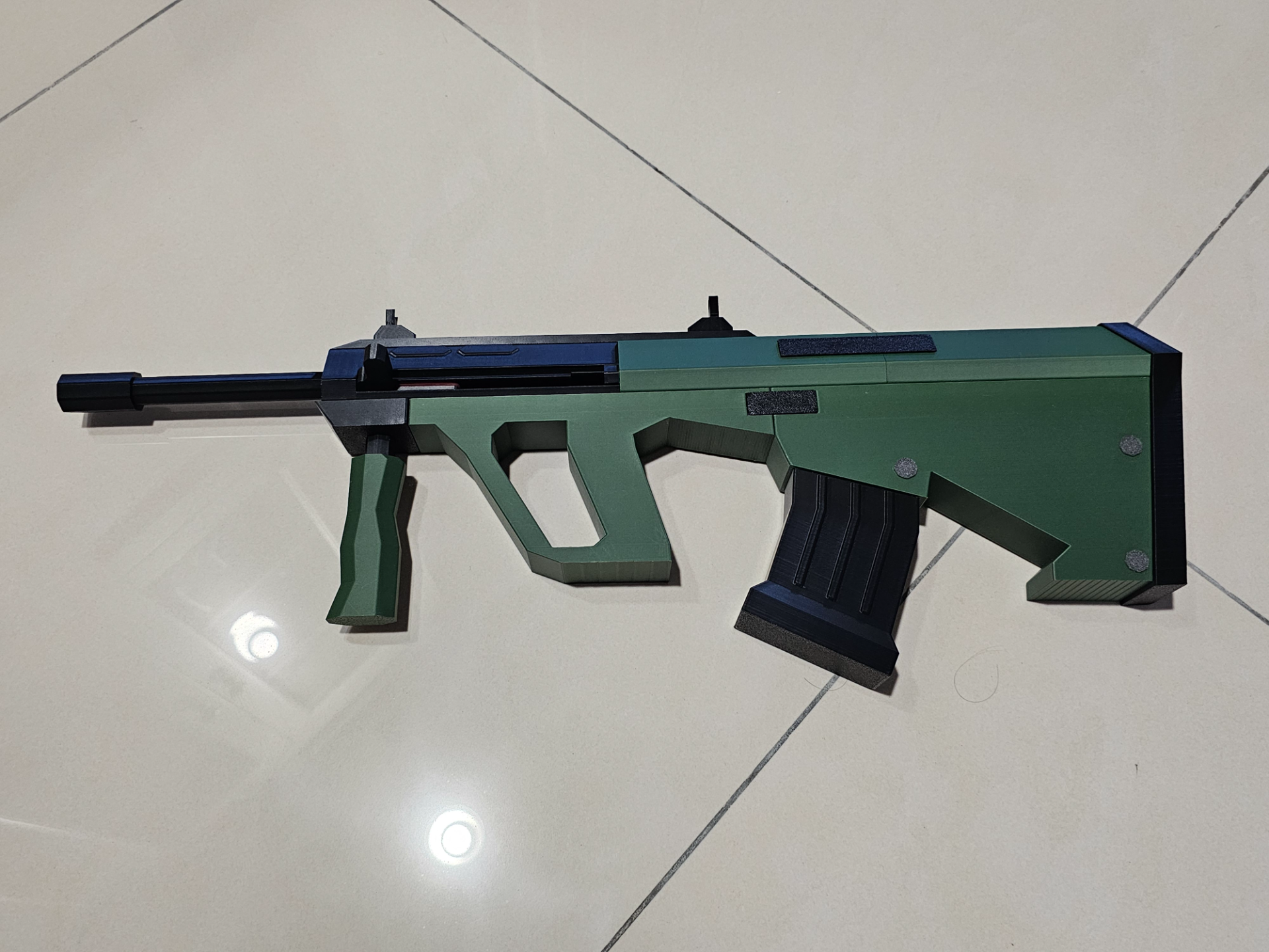 Assault Rifle(AUG skin) - Roblox RIVALS