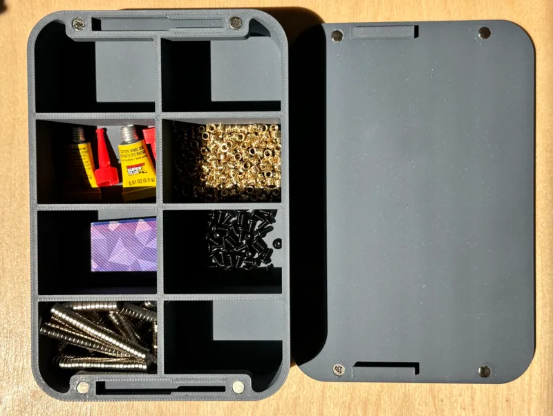 Screw Box, Magnetic Closure