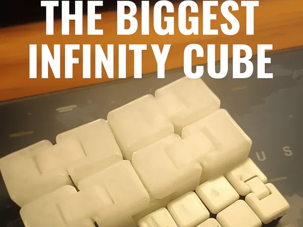 Cube infini géant