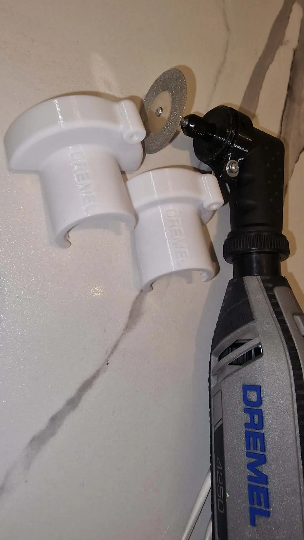 Dremel Wet Cutting Guard - Dust Free System view 4