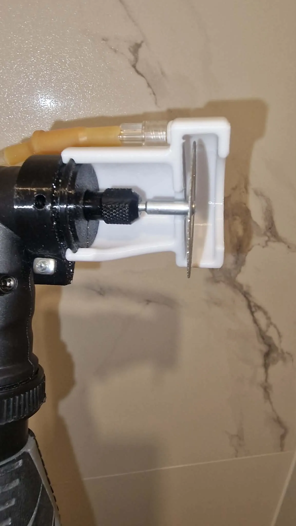Dremel Wet Cutting Guard - Dust Free System view 3