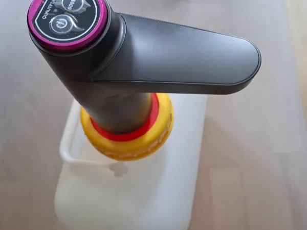 Adaptateur pour distributeur d'eau électrique