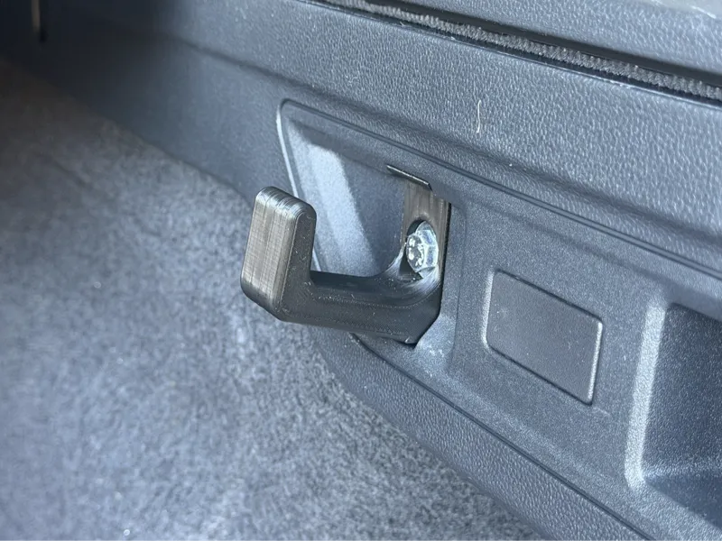Additional hook for the boot of VW Passat B8 / B9