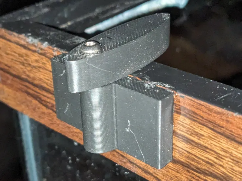 Terrarium Latch