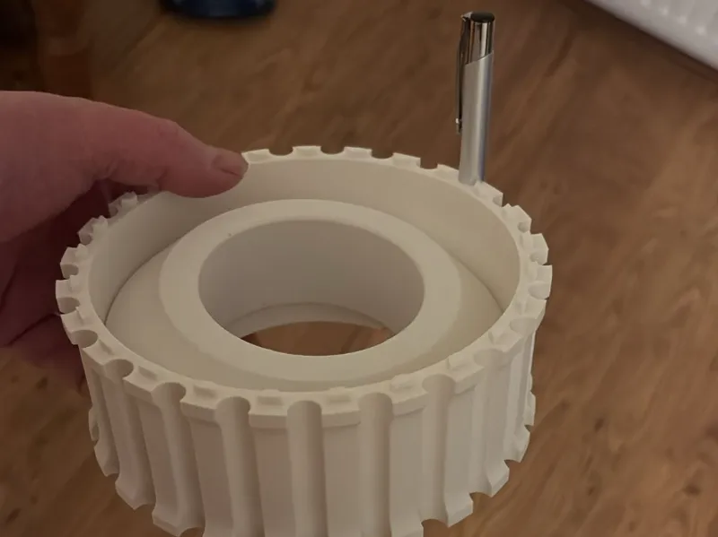 25 pen holder