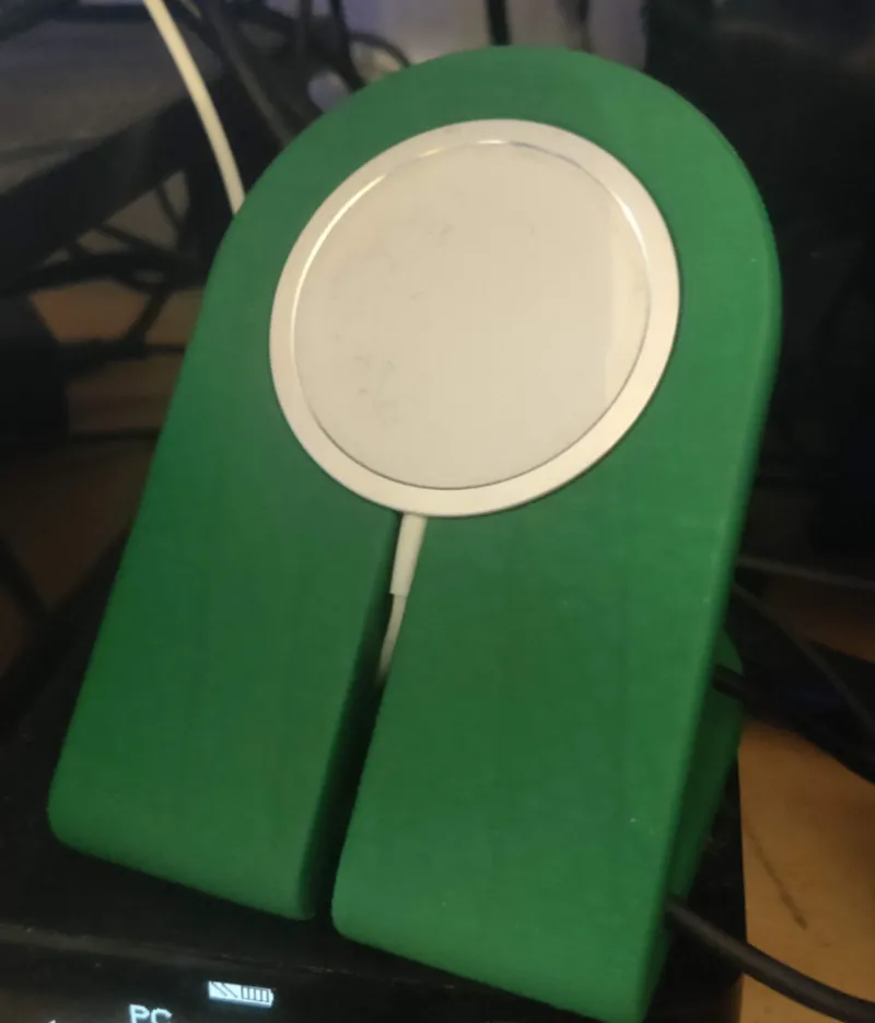 MagSafe Iphone holder