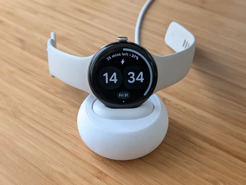 Pixel Watch 4 charger with cable winder
