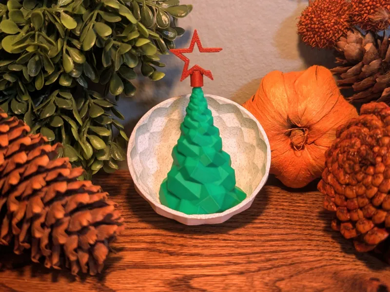 Christmas Tree Ornament Snowglobe