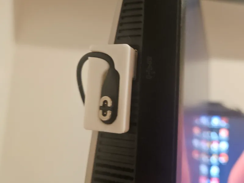 Shokz OpenRun Mount via USB