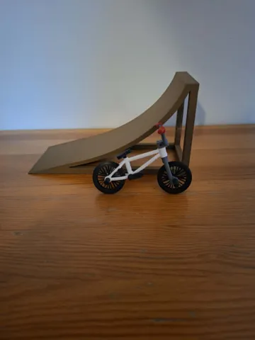 Tapa o cubierta: Fingerbike kicker ramp — vista de referencia 5