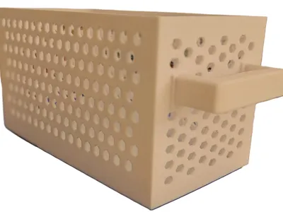 Storage basket with handle
