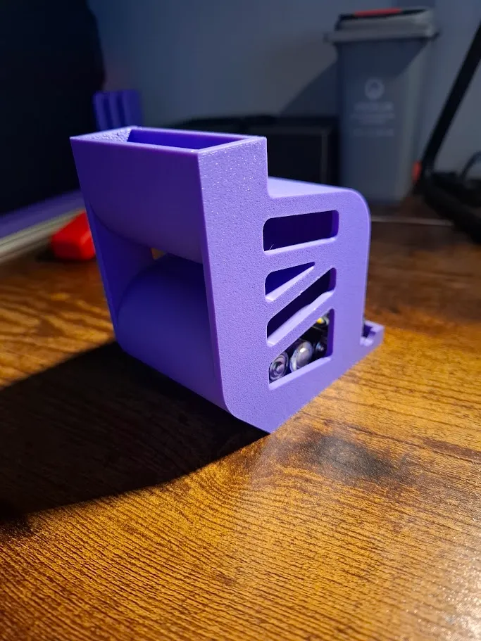 Rolling AA Battery Holder by Brandon MakerWorld