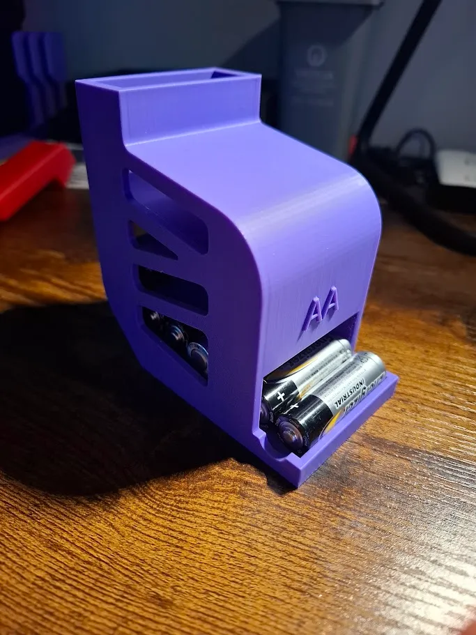 Rolling AA Battery Holder by Brandon MakerWorld