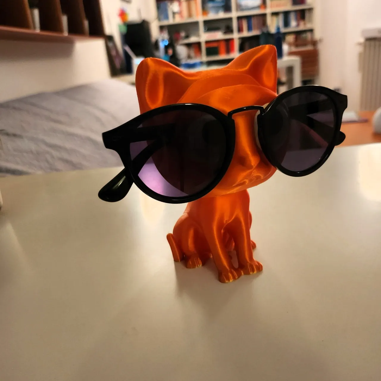 Cat eyeglass holder view 2