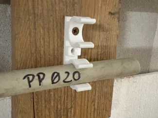 Clamp or mount for PP or PEX pipes FI20