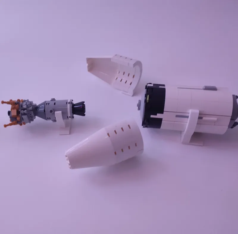 Brick SaturnV Rocket Fairing Mount