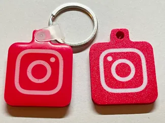 NFC-Schlüsselanhänger mit Instagram Logo
