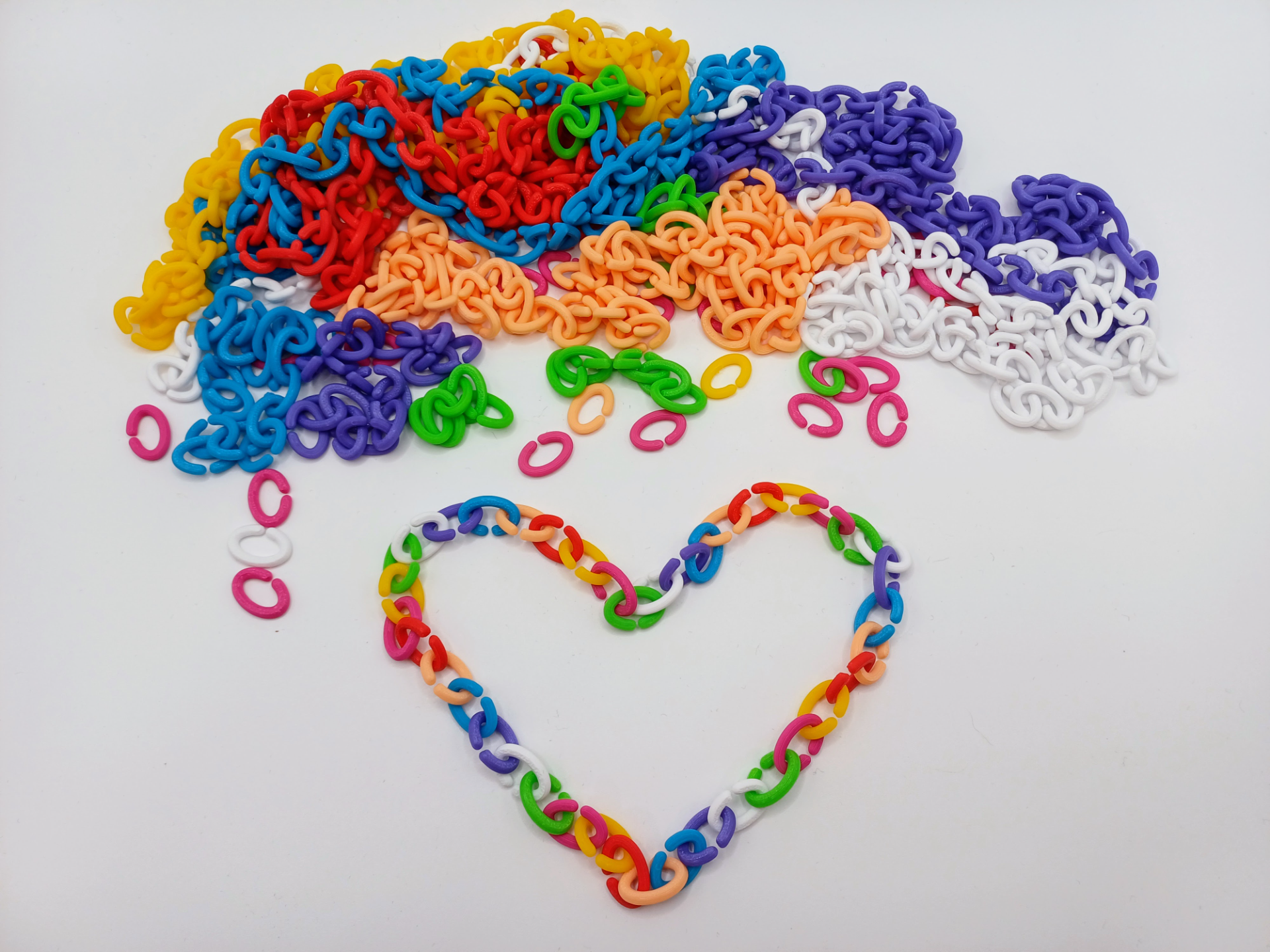 C Chain (Retro 1980s Interlocking Links)