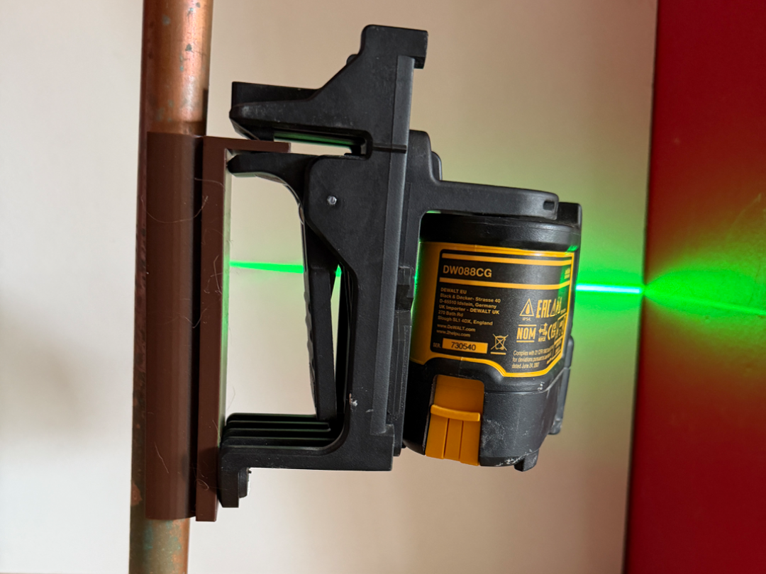 DeWalt Laser Level 22mm Pipe Hanger