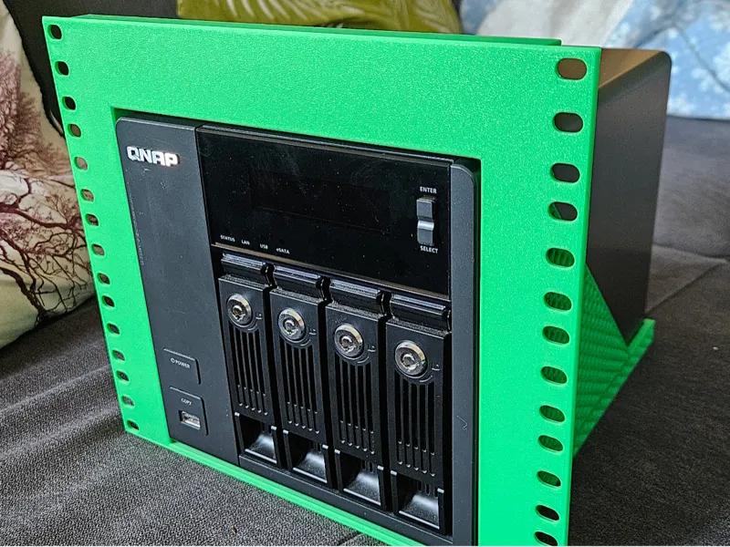 QNAP QNAP TS-469 PRO 10 inch server tray