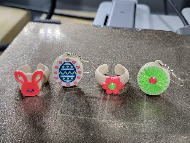 Easter flashing earring with magic ring