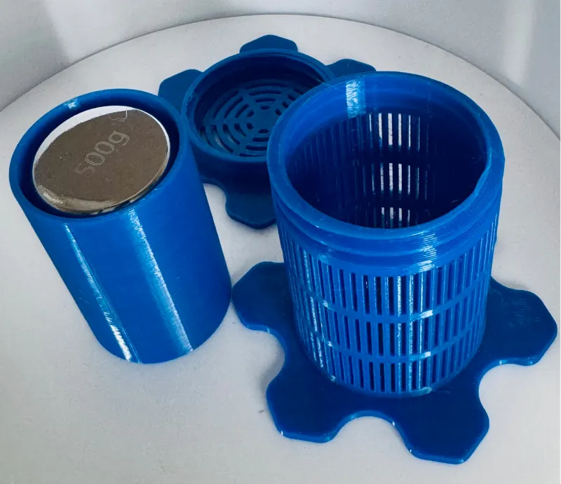 Desiccant or weight container