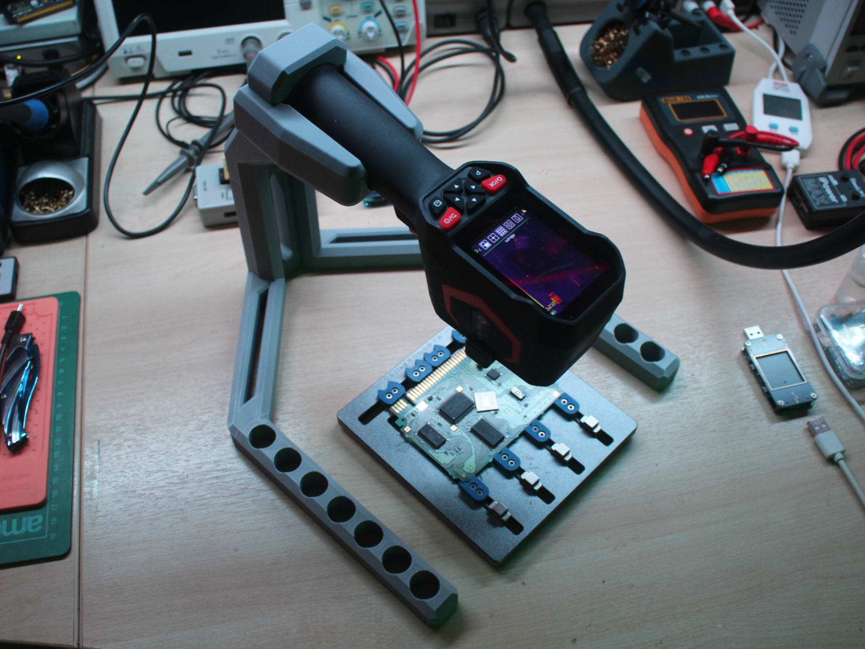 Tooltop ET693C and FOXWELL RT280 PRO Desk Holder