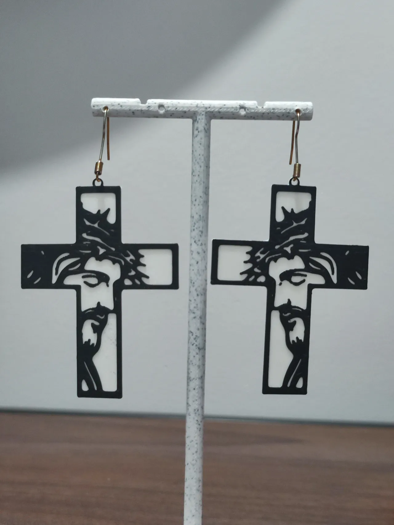 Aretes Silueta de Fe view 3