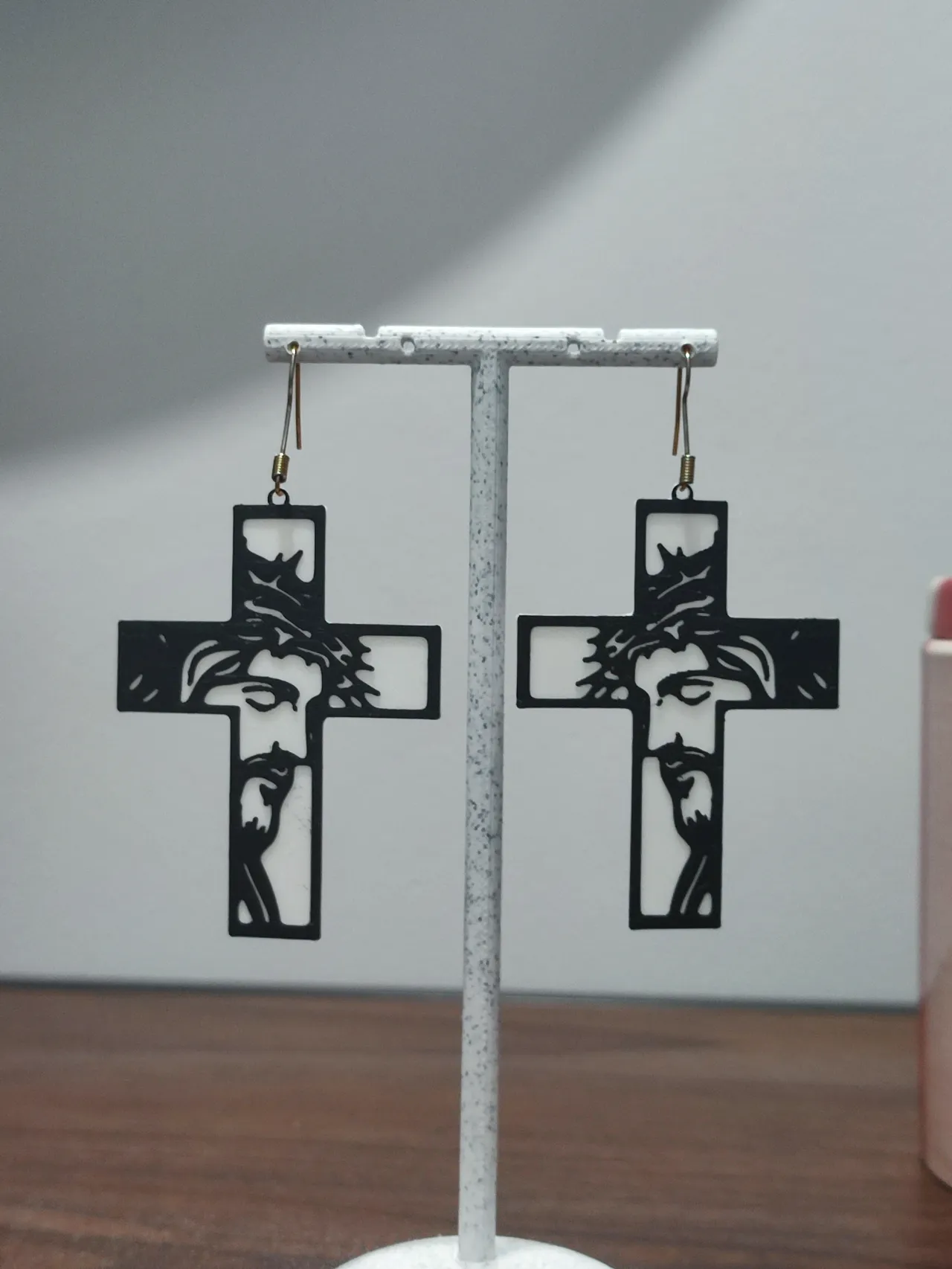 Aretes Silueta de Fe view 2