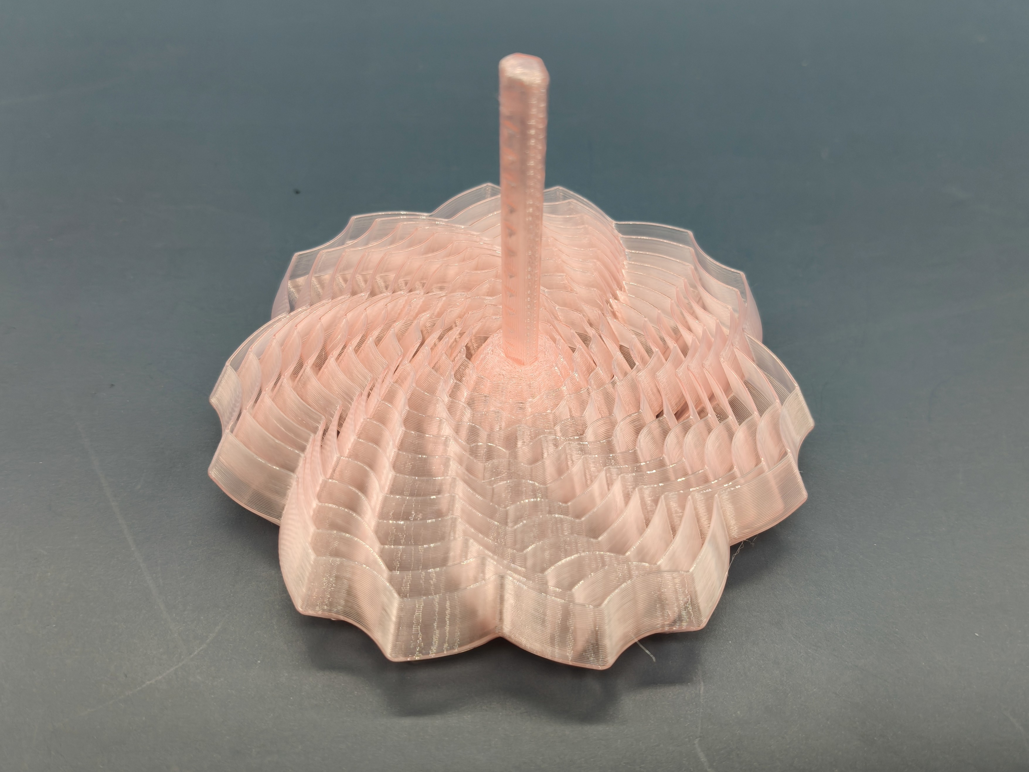 Miniatura 2 do modelo 3D 解压玩具：七瓣花形萝卜塔