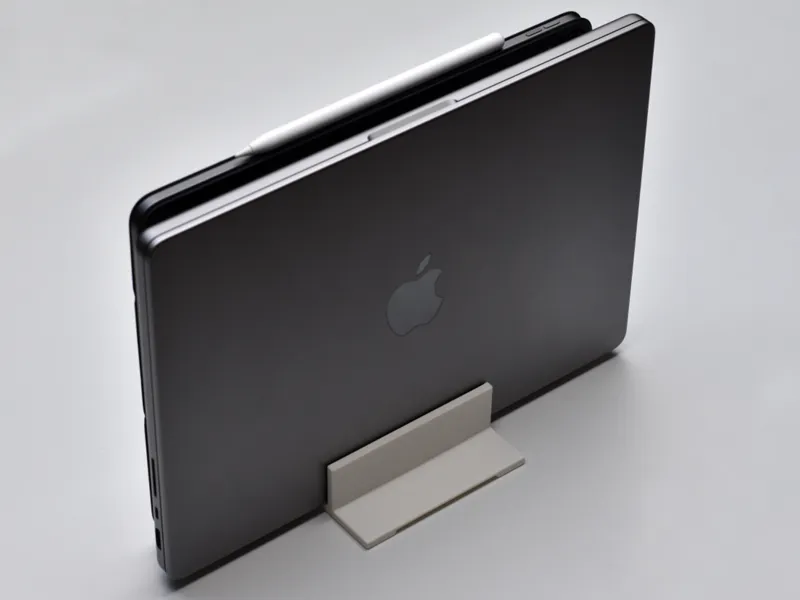 Ventilated stand for MacBook Pro and iPad Pro