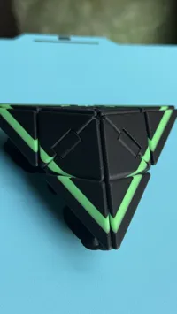 Fine quality, easy removal support. One or two colors