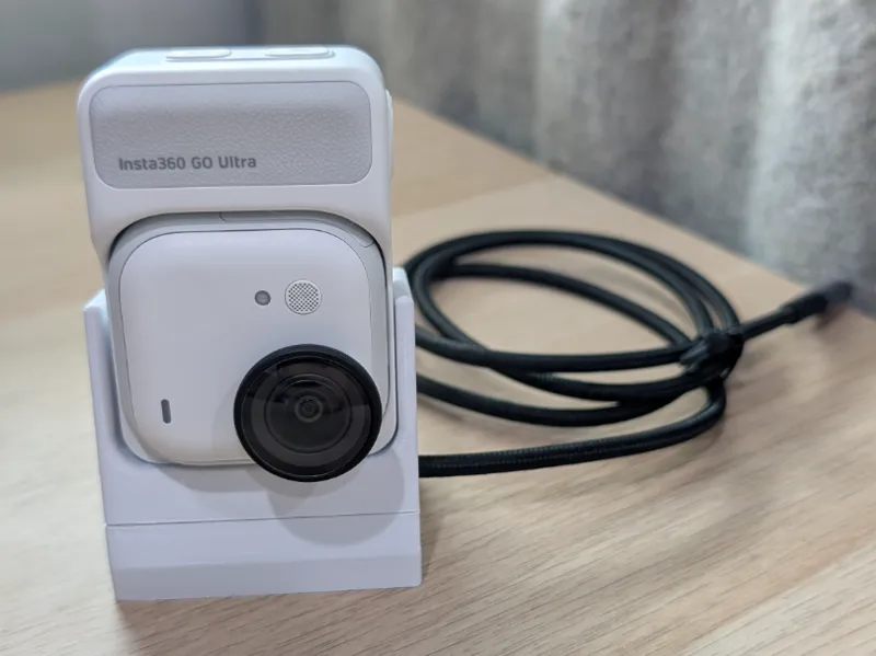 insta360 GO Ultra charging dock