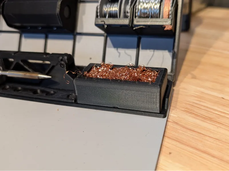 SOLDR - Brass Wool Holder For Tip Cleaning 