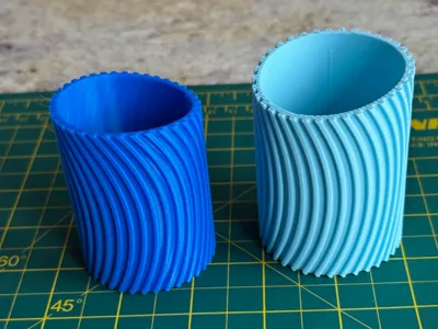 wavy line pen holder cup